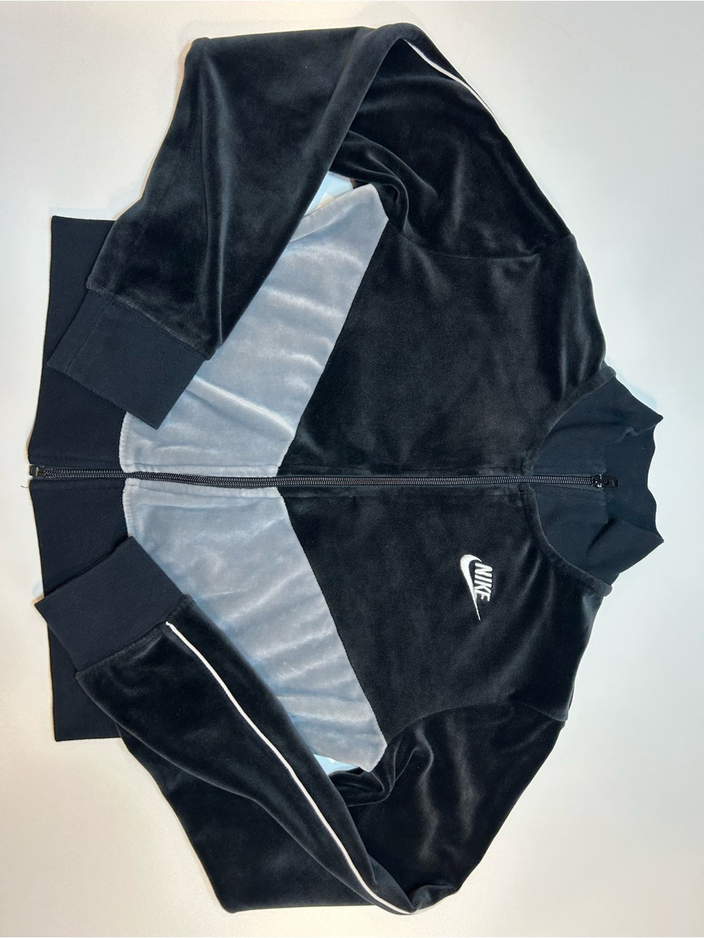 Nike Sportswear Heritage Velour Chevron Full Zip Cropped Track Jacket